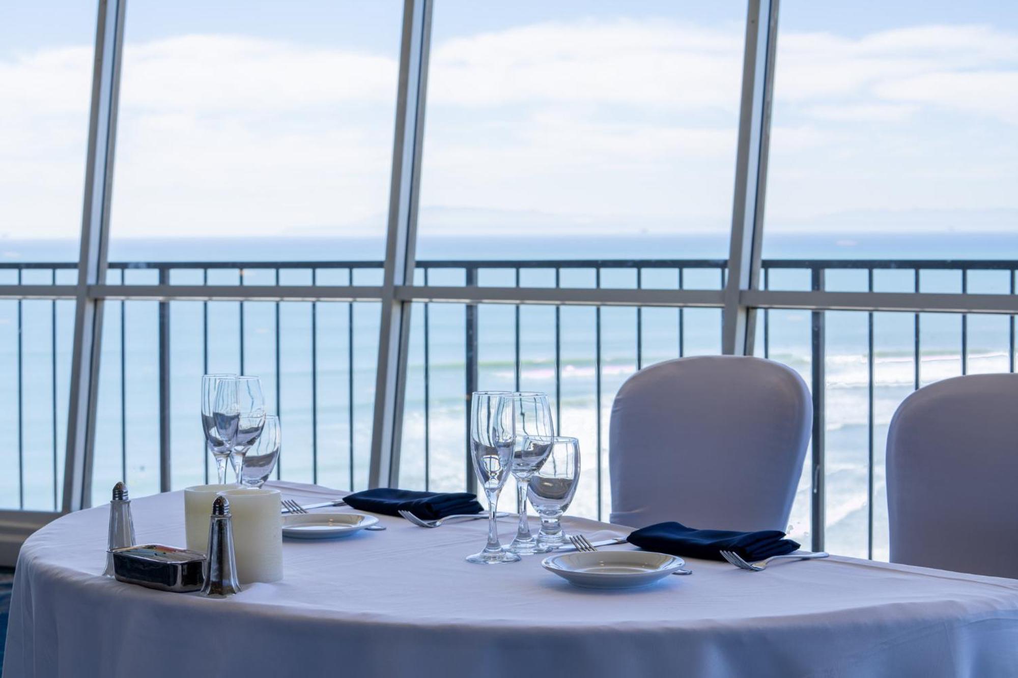 Crowne Plaza Ventura Beach By Ihg Exterior foto