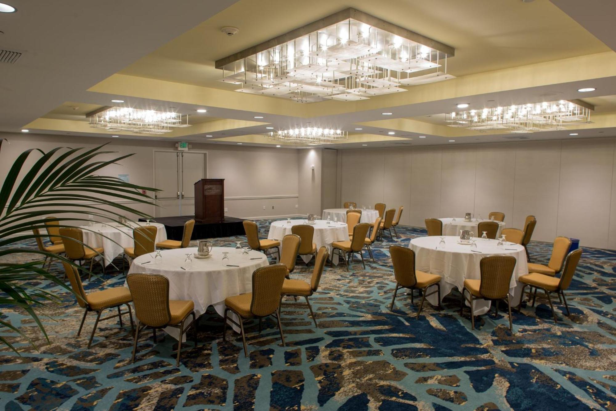 Crowne Plaza Ventura Beach By Ihg Exterior foto